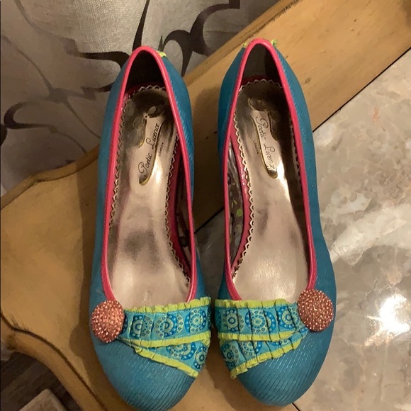 Poetic License funky shoes sz 6